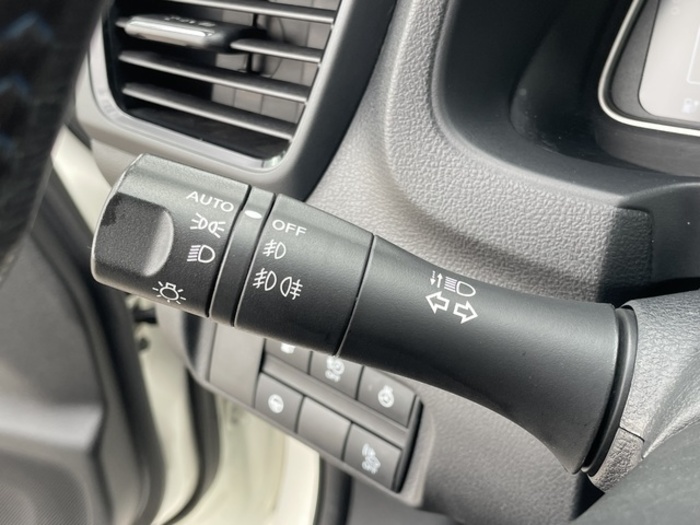 NissanLeaf 40kWh Tekna 110 kW (150 CV) Vehículo usado en Barcelona - 19 NissanLeaf 40kWh Tekna 110 kW (150 CV) Vehículo usado en Barcelona - 19