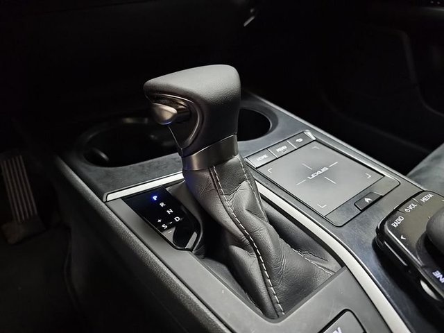 Lexus UX 250h Premium 135 kW (184 CV) Vehículo usado en Madrid - 25 Lexus UX 250h Premium 135 kW (184 CV) Vehículo usado en Madrid - 25