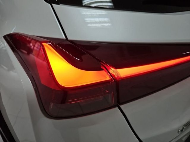 Lexus UX 250h Premium 135 kW (184 CV) Vehículo usado en Madrid - 28 Lexus UX 250h Premium 135 kW (184 CV) Vehículo usado en Madrid - 28