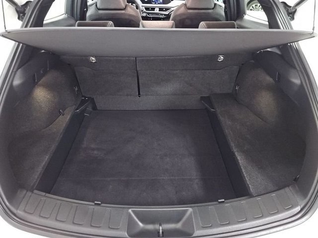 Lexus UX 250h Premium 135 kW (184 CV) Vehículo usado en Madrid - 30 Lexus UX 250h Premium 135 kW (184 CV) Vehículo usado en Madrid - 30