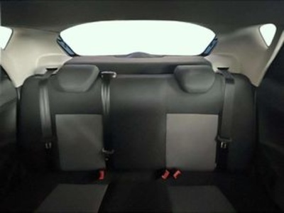 SEAT Ibiza 1.2 TSI Reference 66 kW (90 CV) SEAT Ibiza 1.2 TSI Reference 66 kW (90 CV)