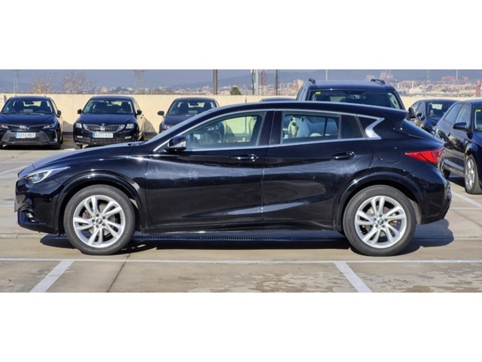 InfinitiQ30 1.6 TC Premium 7DCT 115 kW (156 CV) Vehículo usado en Barcelona - 4 InfinitiQ30 1.6 TC Premium 7DCT 115 kW (156 CV) Vehículo usado en Barcelona - 4
