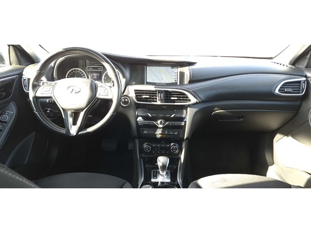 InfinitiQ30 1.6 TC Premium 7DCT 115 kW (156 CV) Vehículo usado en Barcelona - 10