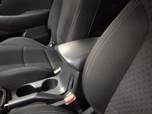 KiaCarens 1.6 GDi Drive 99 kW (135 CV) Vehículo usado en Barcelona - 12