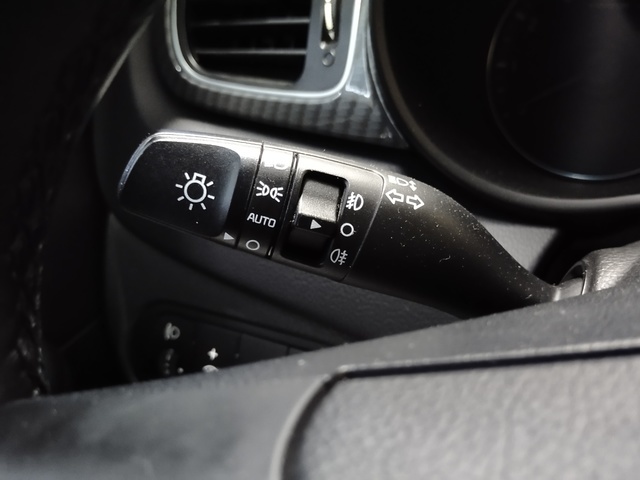 KiaCarens 1.6 GDi Drive 99 kW (135 CV) Vehículo usado en Barcelona - 20