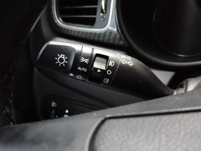 KiaCarens 1.6 GDi Drive 99 kW (135 CV) Vehículo usado en Barcelona - 20 KiaCarens 1.6 GDi Drive 99 kW (135 CV) Vehículo usado en Barcelona - 20