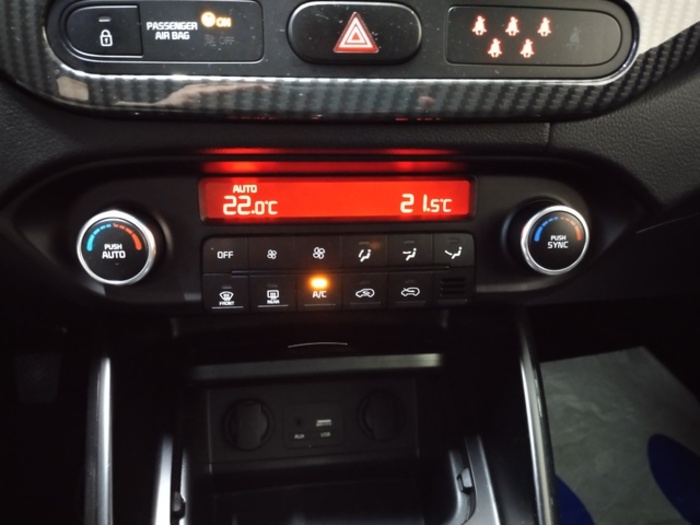 KiaCarens 1.6 GDi Drive 99 kW (135 CV) Vehículo usado en Barcelona - 22 KiaCarens 1.6 GDi Drive 99 kW (135 CV) Vehículo usado en Barcelona - 22