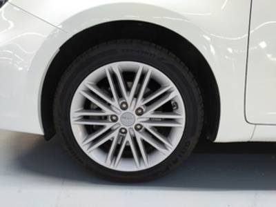 Kia Carens 1.6 GDi Drive 99 kW (135 CV) Kia Carens 1.6 GDi Drive 99 kW (135 CV)