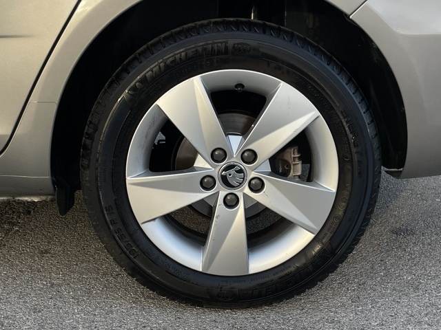 SkodaFabia Combi 1.2 TSI Elegance DSG 77 kW (105 CV) Vehículo usado en Barcelona - 19