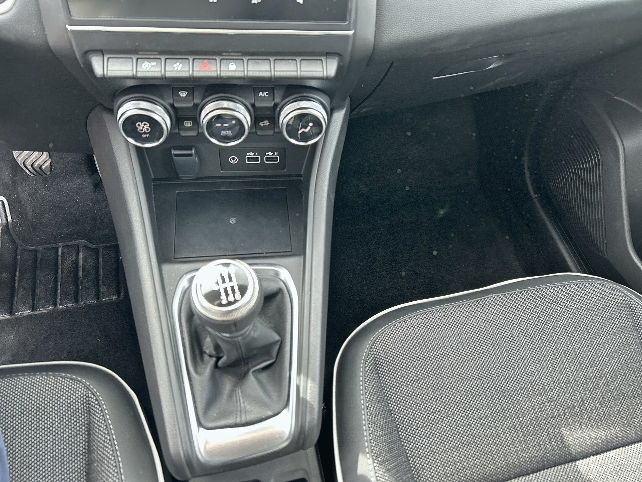 Renault Captur Techno TCe 103 kW (140 CV) GPF - 9