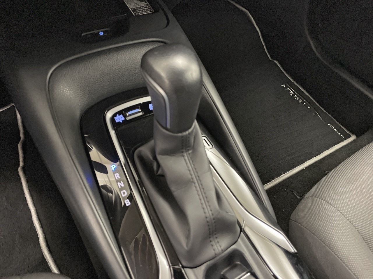 Toyota Corolla 1.8 125 Híbrido Sedan Feel! E-CVT 90 kW (122 CV) - 7