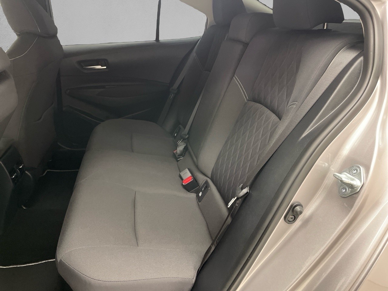 Toyota Corolla 1.8 125 Híbrido Sedan Feel! E-CVT 90 kW (122 CV) - 9