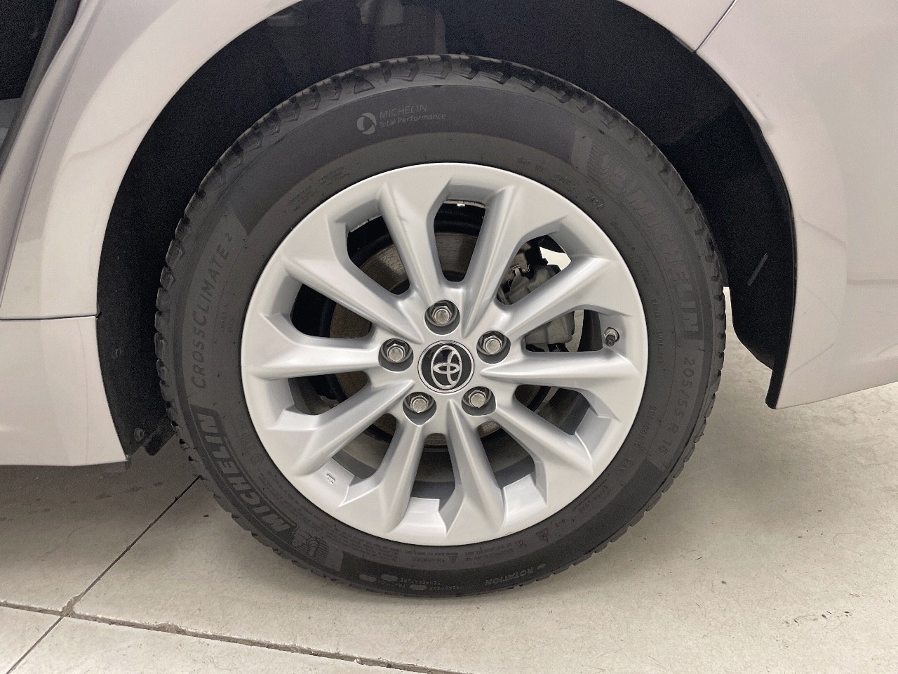 Toyota Corolla 1.8 125 Híbrido Sedan Feel! E-CVT 90 kW (122 CV) - 10 Toyota Corolla 1.8 125 Híbrido Sedan Feel! E-CVT 90 kW (122 CV) - 10