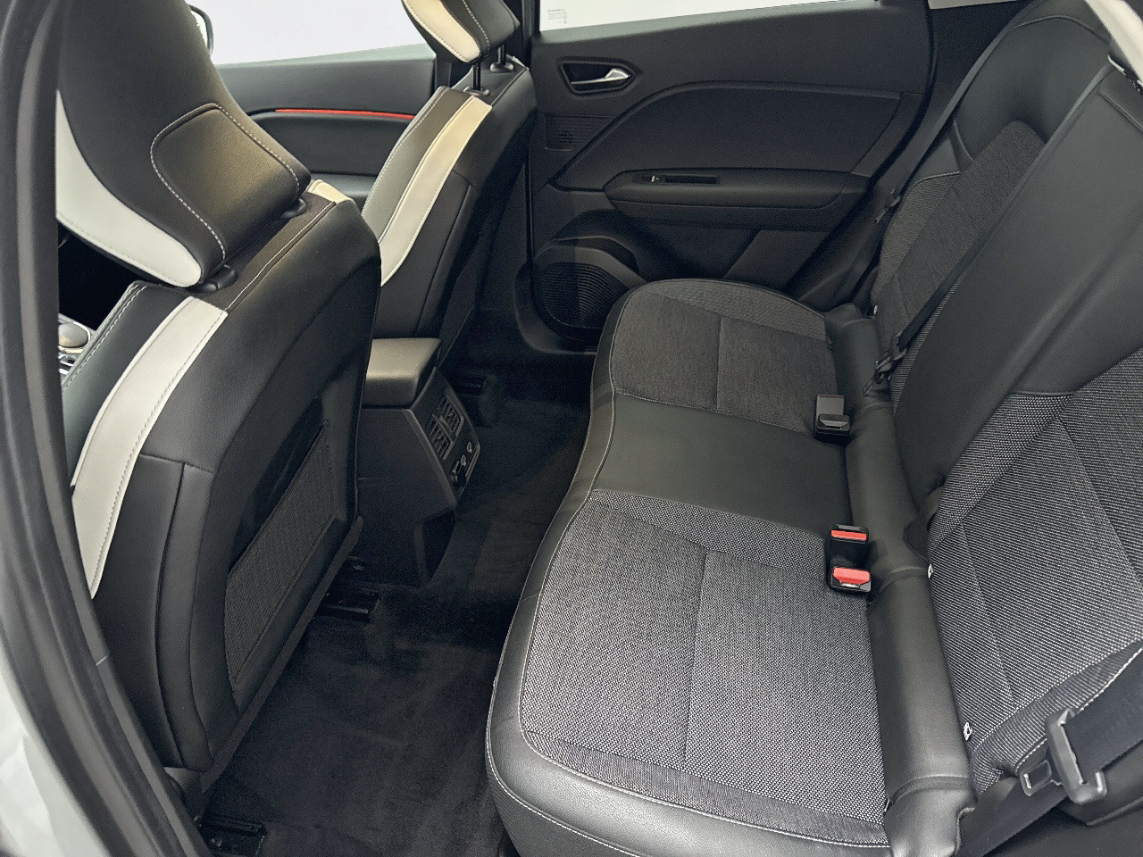 Renault Captur Zen E-TECH Híbrido enchufable 118 kW (160 CV) - 9