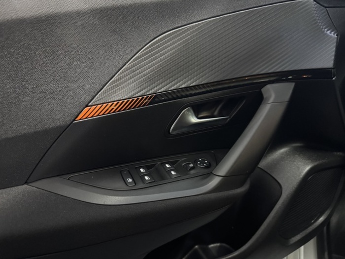 Peugeot2008 BlueHDi 110 S&S Active Pack 81 kW (110 CV) Vehículo usado en Barcelona - 15 Peugeot2008 BlueHDi 110 S&S Active Pack 81 kW (110 CV) Vehículo usado en Barcelona - 15