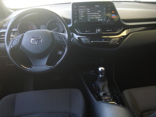 Toyota C-HR 1.8 125H Active 90 kW (122 CV) Toyota C-HR 1.8 125H Active 90 kW (122 CV)