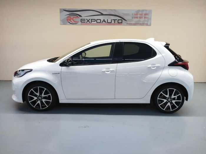ToyotaYaris 1.5 120H Style Plus 85 kW (116 CV) Vehículo usado en Barcelona - 8 ToyotaYaris 1.5 120H Style Plus 85 kW (116 CV) Vehículo usado en Barcelona - 8