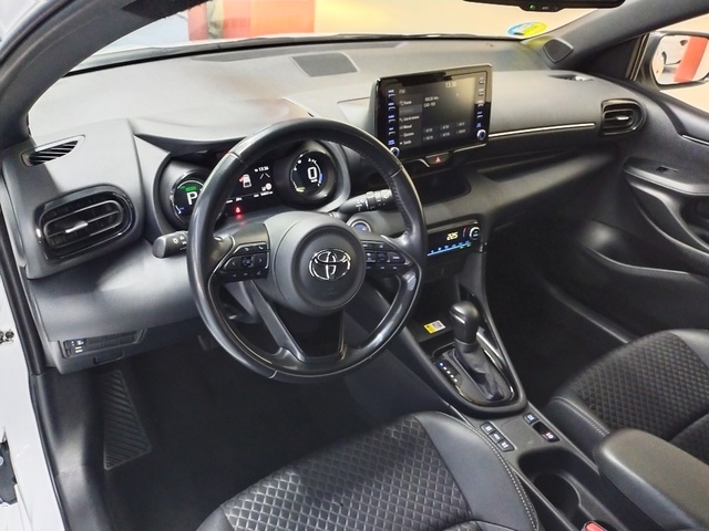 ToyotaYaris 1.5 120H Style Plus 85 kW (116 CV) Vehículo usado en Barcelona - 9