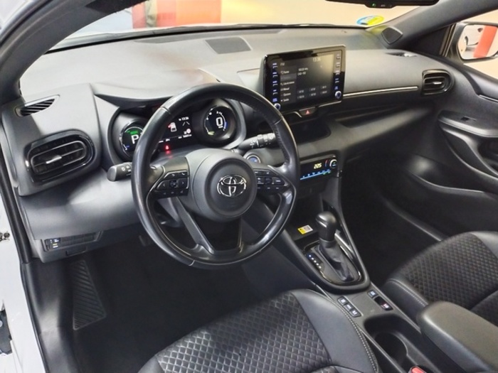 ToyotaYaris 1.5 120H Style Plus 85 kW (116 CV) Vehículo usado en Barcelona - 9 ToyotaYaris 1.5 120H Style Plus 85 kW (116 CV) Vehículo usado en Barcelona - 9