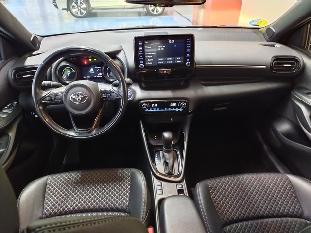ToyotaYaris 1.5 120H Style Plus 85 kW (116 CV) Vehículo usado en Barcelona - 10