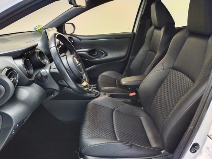 ToyotaYaris 1.5 120H Style Plus 85 kW (116 CV) Vehículo usado en Barcelona - 14 ToyotaYaris 1.5 120H Style Plus 85 kW (116 CV) Vehículo usado en Barcelona - 14