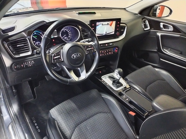 KiaXCeed 1.6 GDi PHEV eDrive 104 kW (141 CV) Vehículo usado en Barcelona - 9 KiaXCeed 1.6 GDi PHEV eDrive 104 kW (141 CV) Vehículo usado en Barcelona - 9
