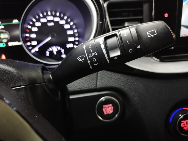 KiaXCeed 1.6 GDi PHEV eDrive 104 kW (141 CV) Vehículo usado en Barcelona - 17 KiaXCeed 1.6 GDi PHEV eDrive 104 kW (141 CV) Vehículo usado en Barcelona - 17