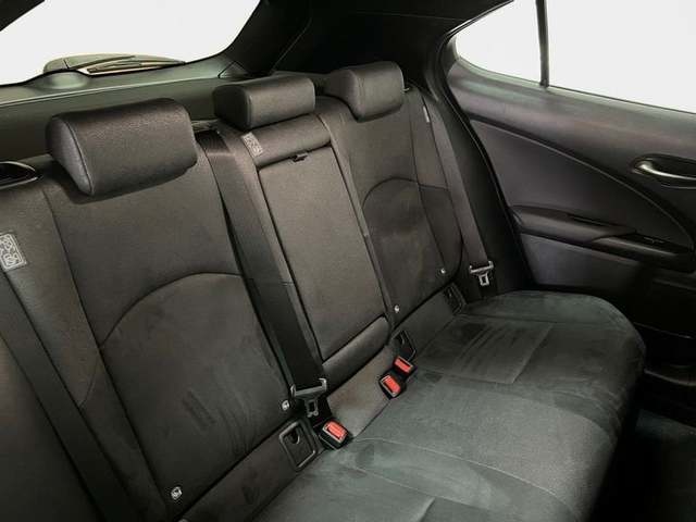 Lexus UX 250h Business 2WD 135 kW (184 CV) Vehículo usado en Madrid - 8 Lexus UX 250h Business 2WD 135 kW (184 CV) Vehículo usado en Madrid - 8