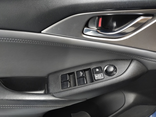 MazdaCX-3 2.0 Skyactiv-G Zenith White Cruise 2WD AT 89 kW (121 CV) Vehículo usado en Barcelona - 13 MazdaCX-3 2.0 Skyactiv-G Zenith White Cruise 2WD AT 89 kW (121 CV) Vehículo usado en Barcelona - 13