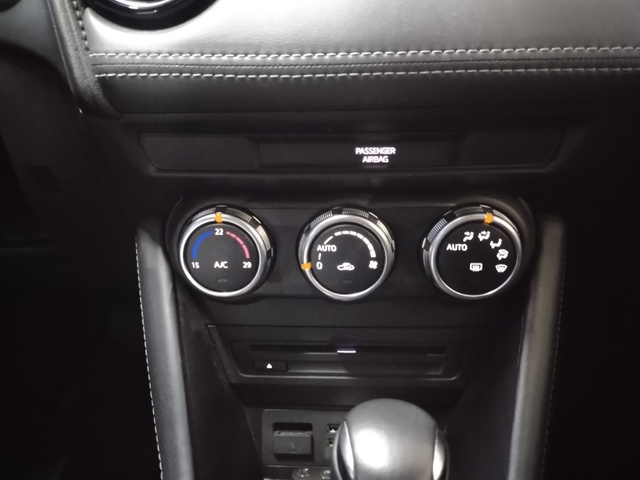 MazdaCX-3 2.0 Skyactiv-G Zenith White Cruise 2WD AT 89 kW (121 CV) Vehículo usado en Barcelona - 26 MazdaCX-3 2.0 Skyactiv-G Zenith White Cruise 2WD AT 89 kW (121 CV) Vehículo usado en Barcelona - 26