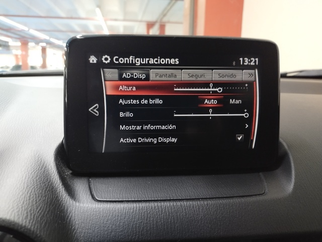 MazdaCX-3 2.0 Skyactiv-G Zenith White Cruise 2WD AT 89 kW (121 CV) Vehículo usado en Barcelona - 28 MazdaCX-3 2.0 Skyactiv-G Zenith White Cruise 2WD AT 89 kW (121 CV) Vehículo usado en Barcelona - 28