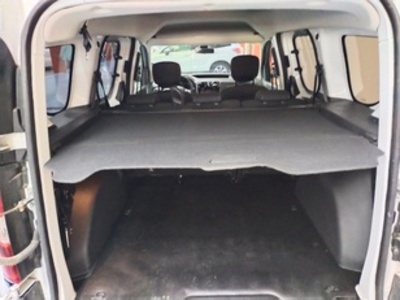 Dacia Dokker Stepway Essential Blue dCi 70 kW (95 CV) Dacia Dokker Stepway Essential Blue dCi 70 kW (95 CV)