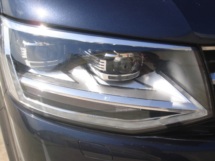 VolkswagenMultivan Premium Batalla Corta 2.0 TDI BMT 146 kW (198 CV) DSG Vehículo usado en Barcelona - 7 VolkswagenMultivan Premium Batalla Corta 2.0 TDI BMT 146 kW (198 CV) DSG Vehículo usado en Barcelona - 7