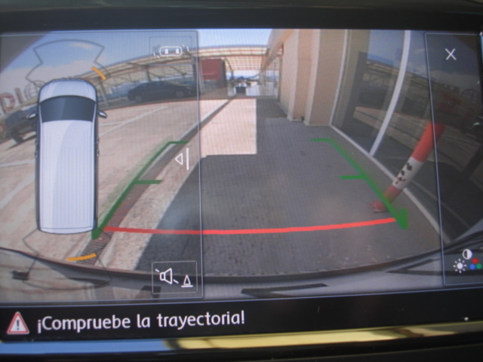 VolkswagenMultivan Premium Batalla Corta 2.0 TDI BMT 146 kW (198 CV) DSG Vehículo usado en Barcelona - 27 VolkswagenMultivan Premium Batalla Corta 2.0 TDI BMT 146 kW (198 CV) DSG Vehículo usado en Barcelona - 27