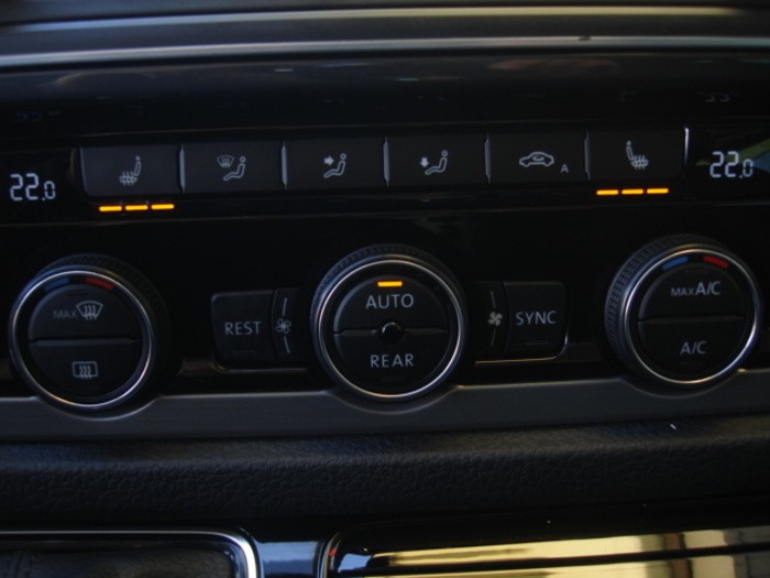 VolkswagenMultivan Premium Batalla Corta 2.0 TDI BMT 146 kW (198 CV) DSG Vehículo usado en Barcelona - 28 VolkswagenMultivan Premium Batalla Corta 2.0 TDI BMT 146 kW (198 CV) DSG Vehículo usado en Barcelona - 28