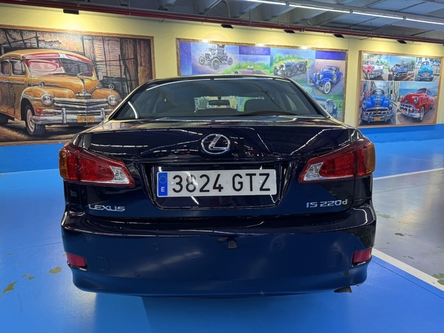 LexusIS 220d Luxury Multimedia 130 kW (177 CV) Vehículo usado en Barcelona - 10