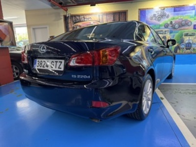 Lexus IS 220d Luxury Multimedia 130 kW (177 CV) Lexus IS 220d Luxury Multimedia 130 kW (177 CV)