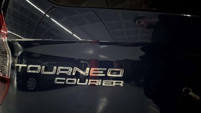 FordTourneo Courier 1.0 EcoBoost Trend 74 kW (100 CV) Vehículo usado en Barcelona - 18 FordTourneo Courier 1.0 EcoBoost Trend 74 kW (100 CV) Vehículo usado en Barcelona - 18