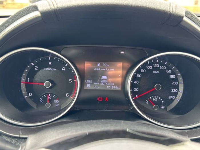 KiaCeed 1.6 MHEV iMT Drive 100 kW (136 CV) Vehículo usado en Barcelona - 12 KiaCeed 1.6 MHEV iMT Drive 100 kW (136 CV) Vehículo usado en Barcelona - 12