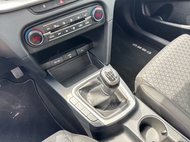 KiaCeed 1.6 MHEV iMT Drive 100 kW (136 CV) Vehículo usado en Barcelona - 18