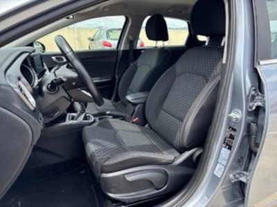 Kia Ceed 1.6 MHEV iMT Drive 100 kW (136 CV) Kia Ceed 1.6 MHEV iMT Drive 100 kW (136 CV)