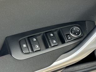 Kia Ceed 1.6 MHEV iMT Drive 100 kW (136 CV)