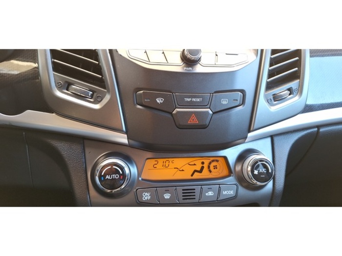 SsangyongKorando D22T Limited 4x2 Auto 131 kW (178 CV) Vehículo usado en Barcelona - 19 SsangyongKorando D22T Limited 4x2 Auto 131 kW (178 CV) Vehículo usado en Barcelona - 19