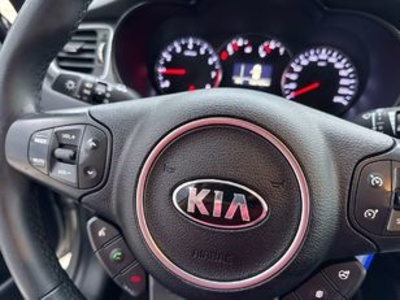 Kia Carens 1.6 GDi Concept 99 kW (135 CV) Kia Carens 1.6 GDi Concept 99 kW (135 CV)