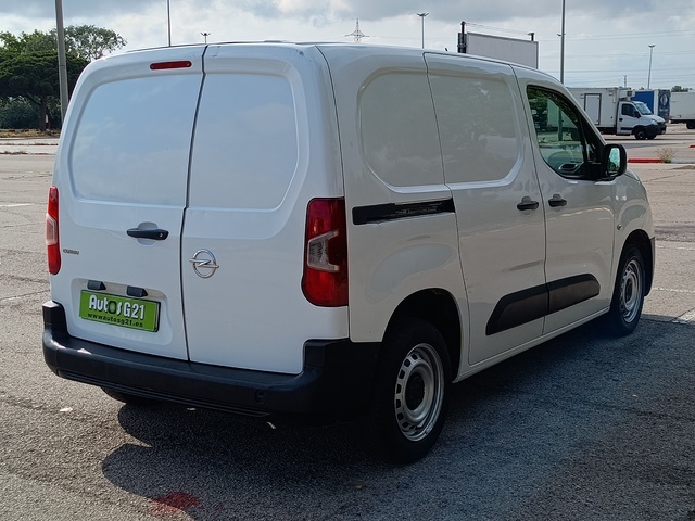 OpelCombo Cargo 1.5 TD S&S Active L H1 1000 75 kW (102 CV) Vehículo usado en Barcelona - 3