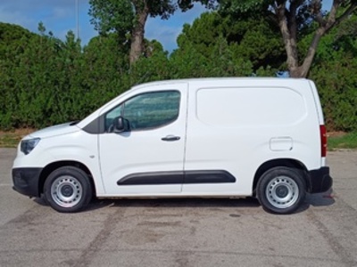 Opel Combo Cargo 1.5 TD S&S Active L H1 1000 75 kW (102 CV) Opel Combo Cargo 1.5 TD S&S Active L H1 1000 75 kW (102 CV)