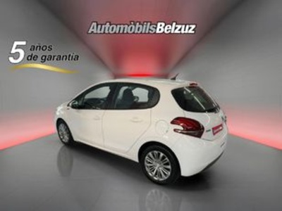 Peugeot 208 PureTech Signature 60 kW (82 CV) Peugeot 208 PureTech Signature 60 kW (82 CV)
