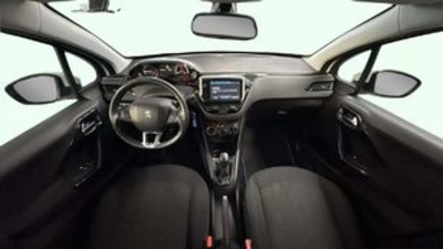 Peugeot 208 PureTech Signature 60 kW (82 CV) Peugeot 208 PureTech Signature 60 kW (82 CV)