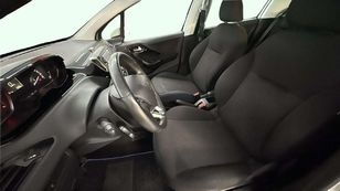 Peugeot 208 PureTech Signature 60 kW (82 CV)