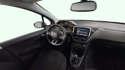 Peugeot 208 PureTech Signature 60 kW (82 CV) Peugeot 208 PureTech Signature 60 kW (82 CV)